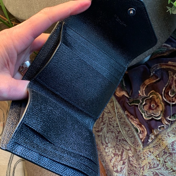 Authentic COACH 1941 Metallic gray crossgrain leather snap trifold wallet - Picture 2 of 10